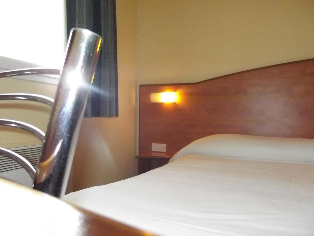 Armony Hotel Bourg-Achard Habitación foto